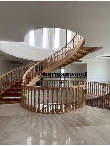 پله گرد تمام چوب کلاسیک؛ کاری لوکس و بی نظیر 